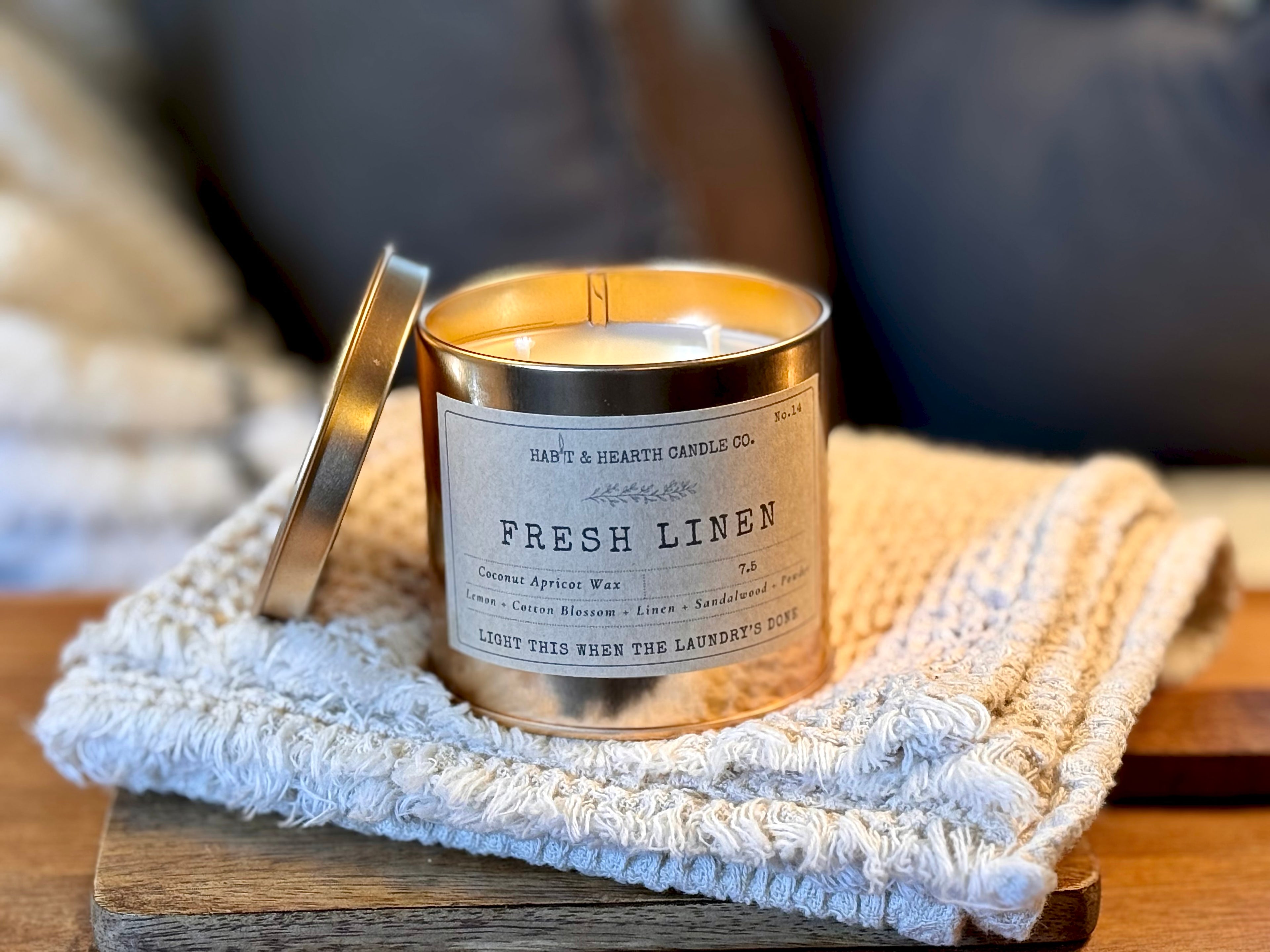 Fresh Linen (Copper Tin) 7.5oz  Lemon + Cotton Blossom + Linen + Sandalwood + Powder